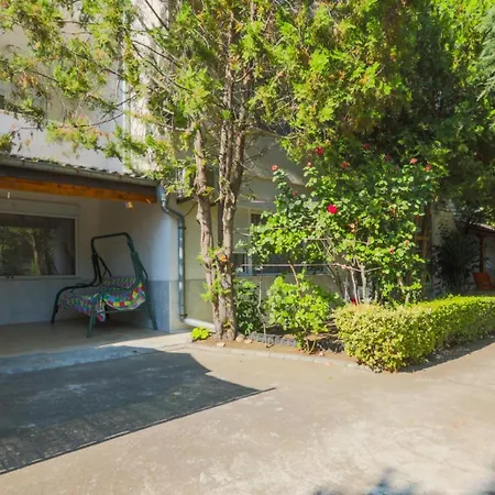 бяла къща Апартамент *