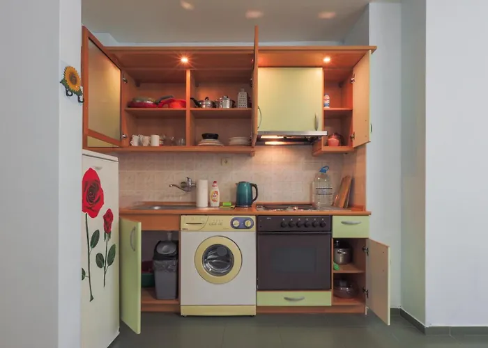 бяла къща Равда